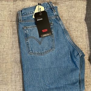 Wedgie Levi’s Tapered Leg